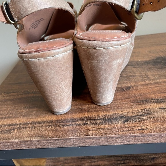 Born Leather Wedge Sandals in Brown Tan Size 7 - Picture 4 of 6